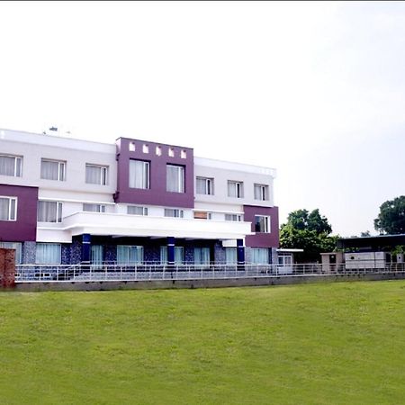 Hotel Krishna Palace, Ayodhya Zewnętrze zdjęcie