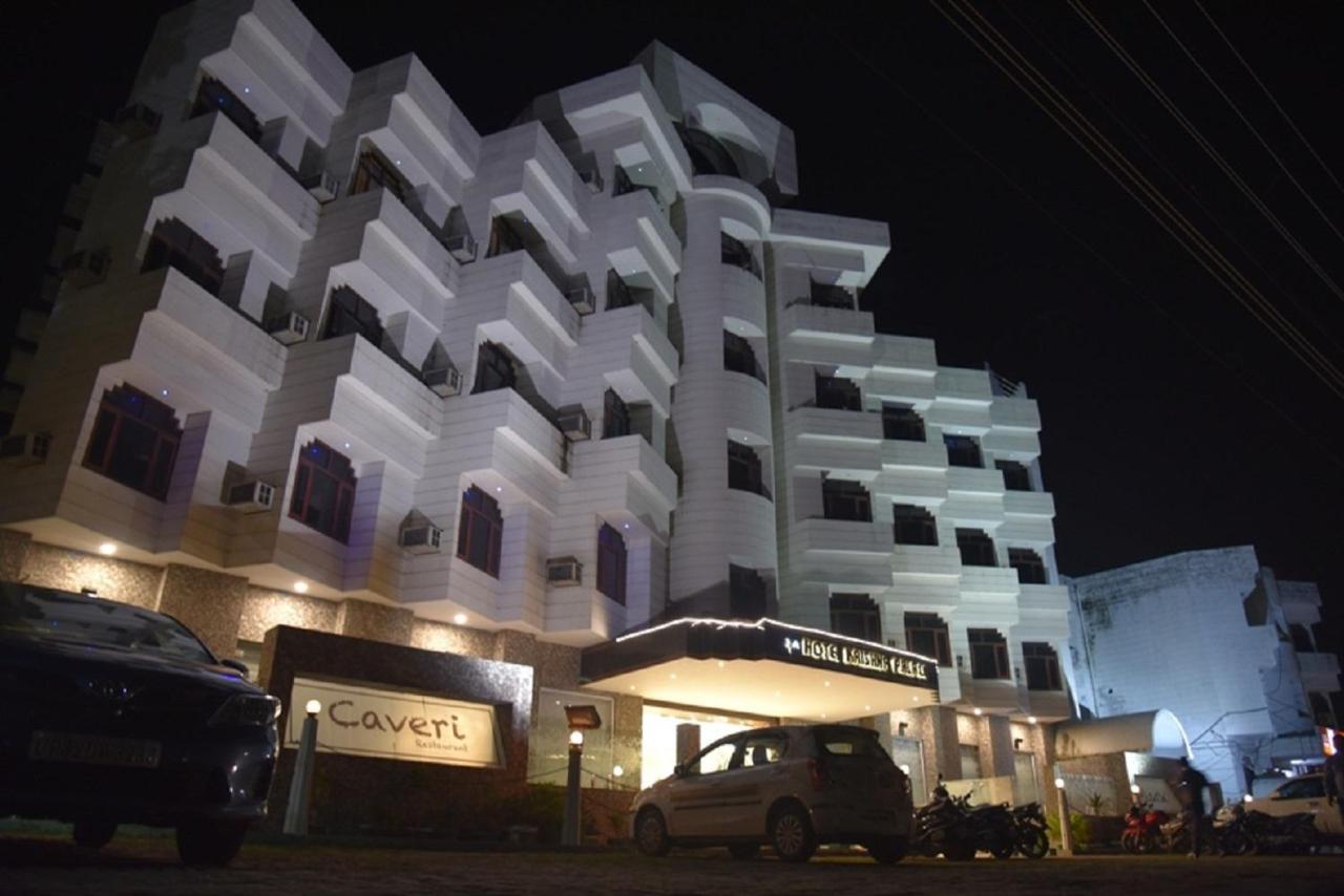 Hotel Krishna Palace, Ayodhya Zewnętrze zdjęcie