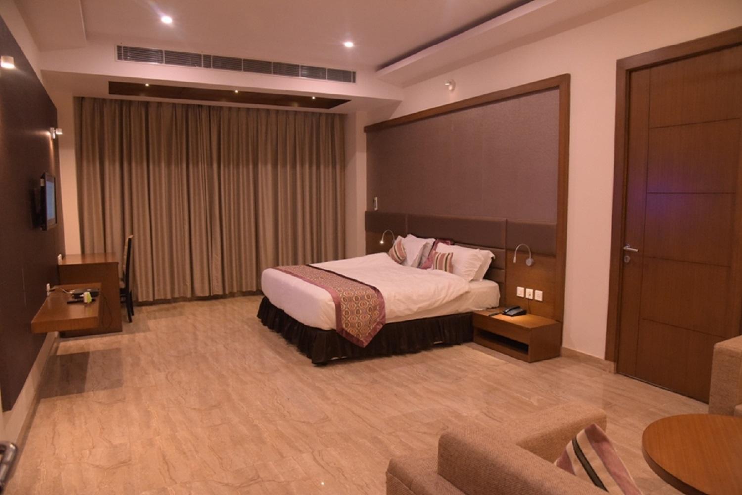 Hotel Krishna Palace, Ayodhya Zewnętrze zdjęcie